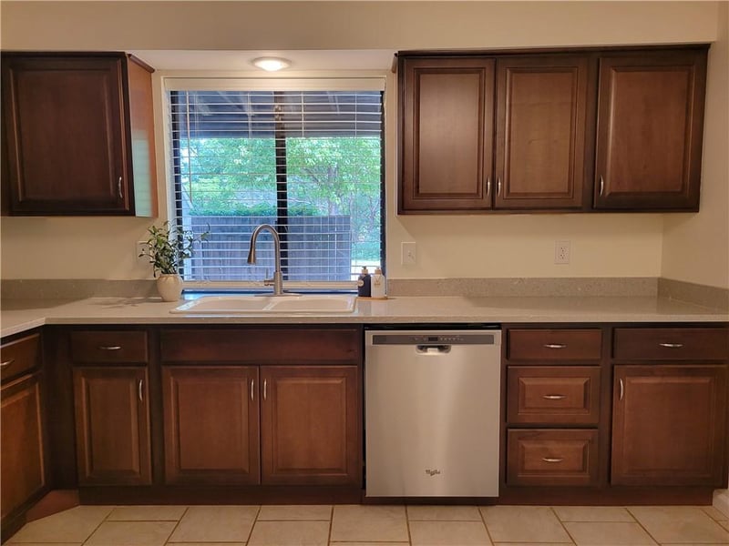 12702 W 110th Ter, Overland Park, KS 66210