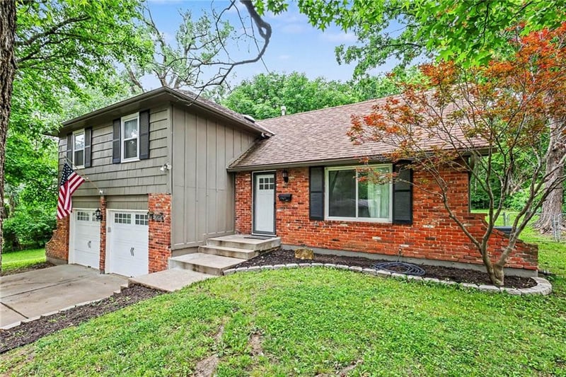 5620 Perry Ave, Merriam, KS 66203