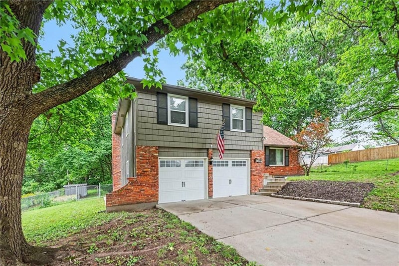 5620 Perry Ave, Merriam, KS 66203