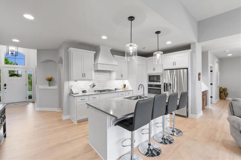 25404 146 St, Olathe, KS 66061