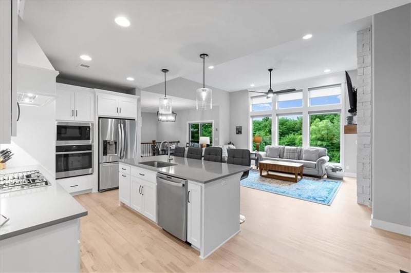 25404 146 St, Olathe, KS 66061