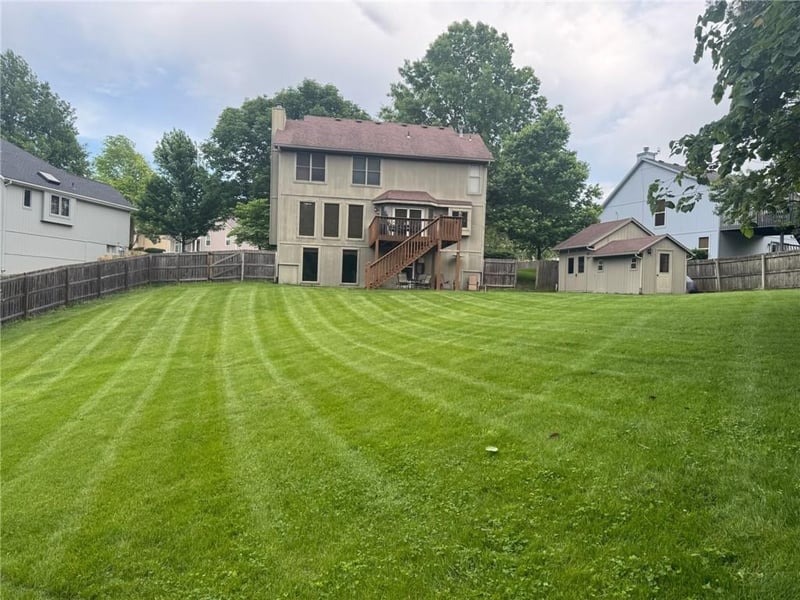 632 Taylor Dr, Liberty, MO 64068