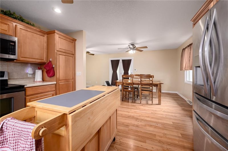 510 2nd St, Lansing, KS 66048