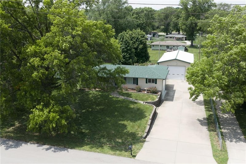 510 2nd St, Lansing, KS 66048