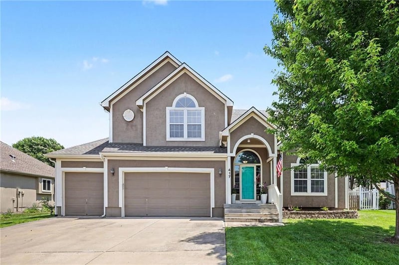 417 Lakeshore Dr, Raymore, MO 64083