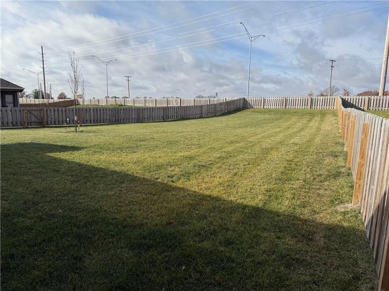 800 Bentley Dr, Belton, MO 64012