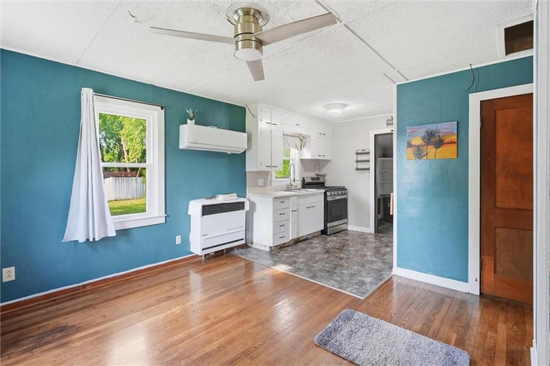 13318 Parker Ave, Grandview, MO 64030