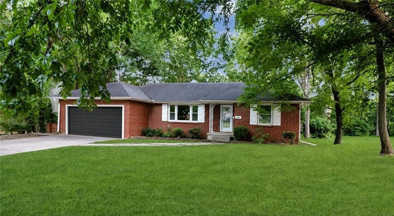 600 Christopher St, Warrensburg, MO 64093