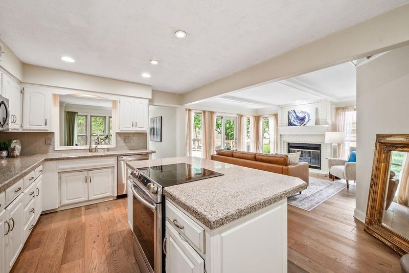 11309 Slater St, Overland Park, KS 66210