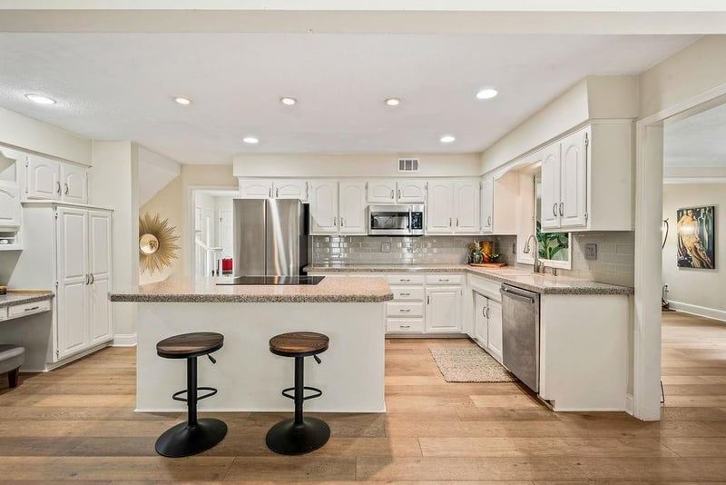 11309 Slater St, Overland Park, KS 66210