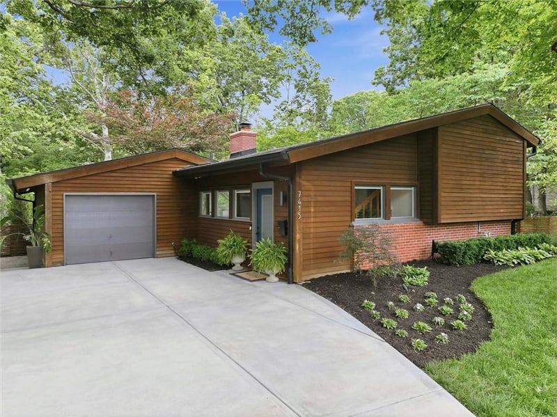 7415 Rosewood Cir, Prairie Village, KS 66208