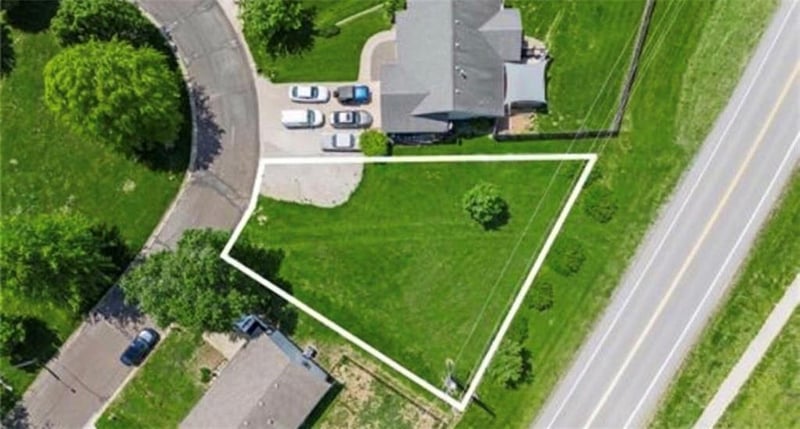 1212 Franklin Dr, Weston, MO 64098