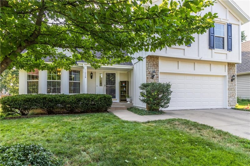 11938 Hallet St, Olathe, KS 66062