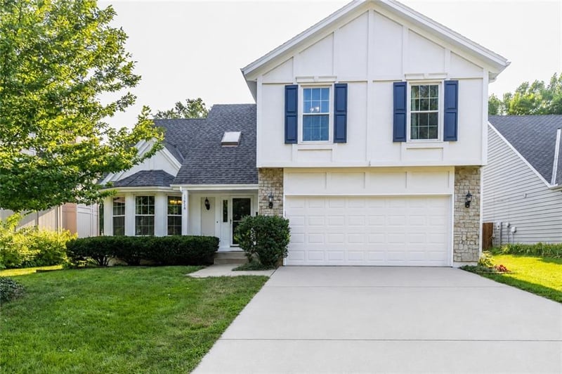 11938 S Hallet St, Olathe, KS 66062
