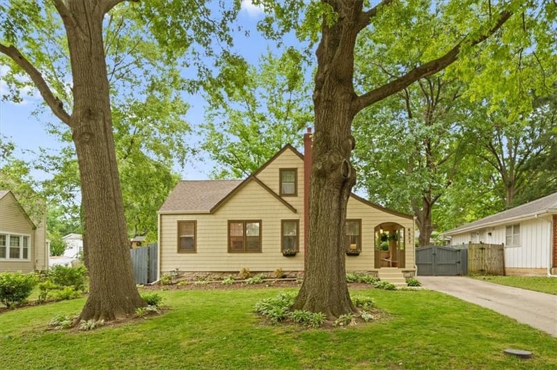 8337 Mercier St, Kansas City, MO 64114