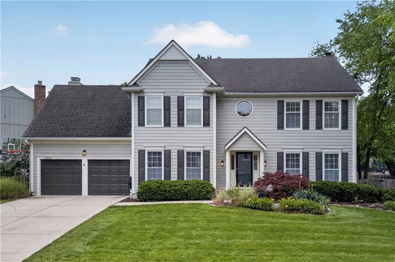 13013 Sherwood St, Leawood, KS 66209