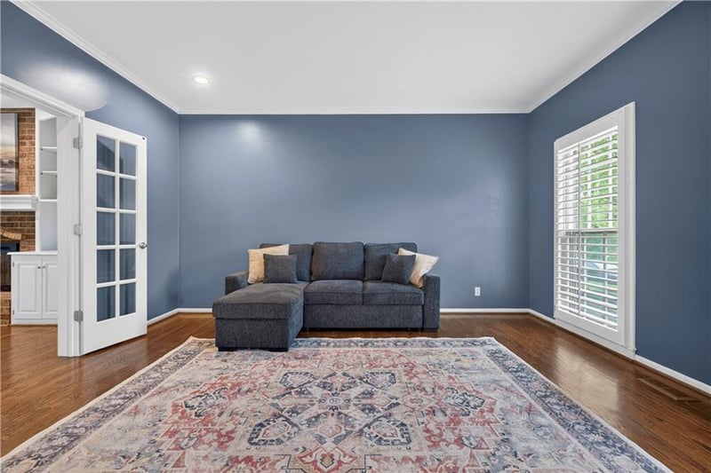 13013 Sherwood St, Leawood, KS 66209