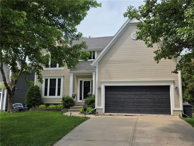 17460 158th St, Olathe, KS 66062