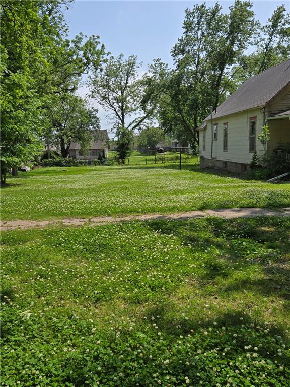 117 Pacific Ave, Osawatomie, KS 66064