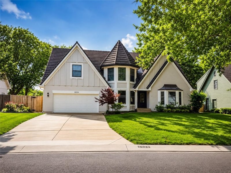 8020 116th St, Overland Park, KS 66210
