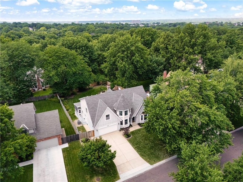 8020 W 116th St, Overland Park, KS 66210