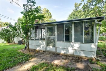 7625 Locust St, Kansas City, MO 64131