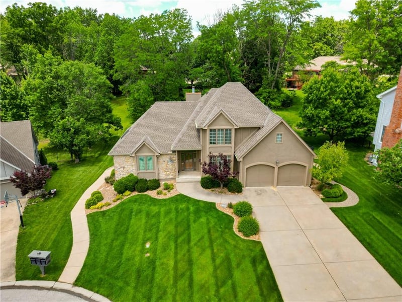 17608 E 48th Terrace Ct S, Independence, MO 64055