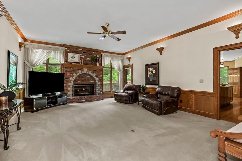 17608 E 48th Terrace Ct S, Independence, MO 64055