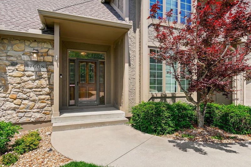 17608 E 48th Terrace Ct S, Independence, MO 64055