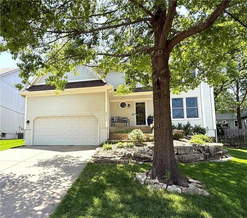 15117 132nd St, Olathe, KS 66062