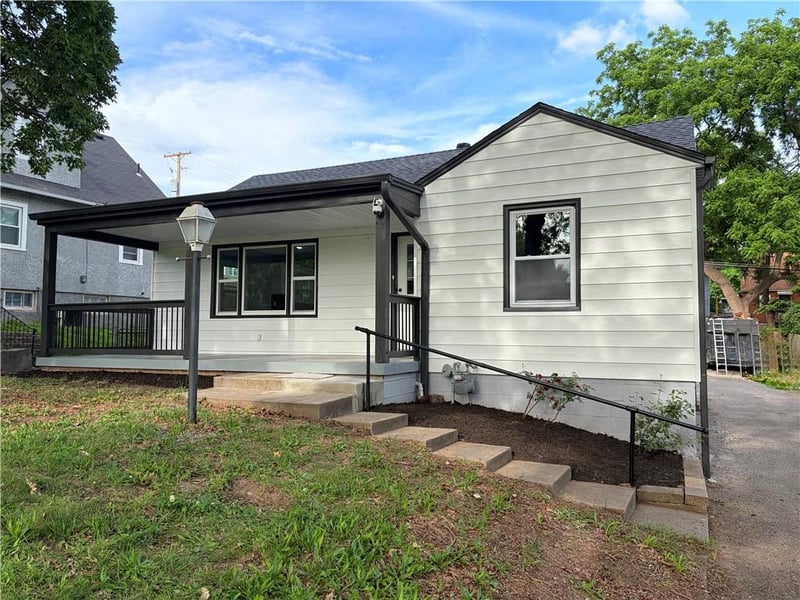 1875 33rd St, Kansas City, KS 66104