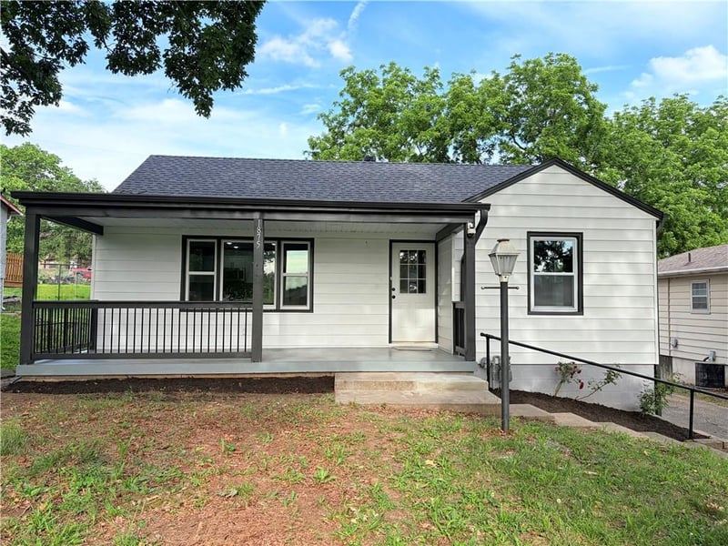 1875 33rd St, Kansas City, KS 66104