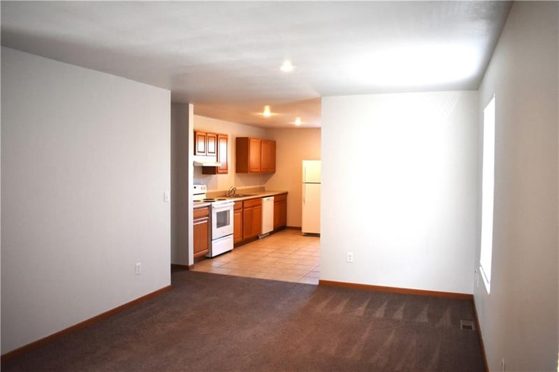 11789 Ridgeway Dr, St Joseph, MO 64505