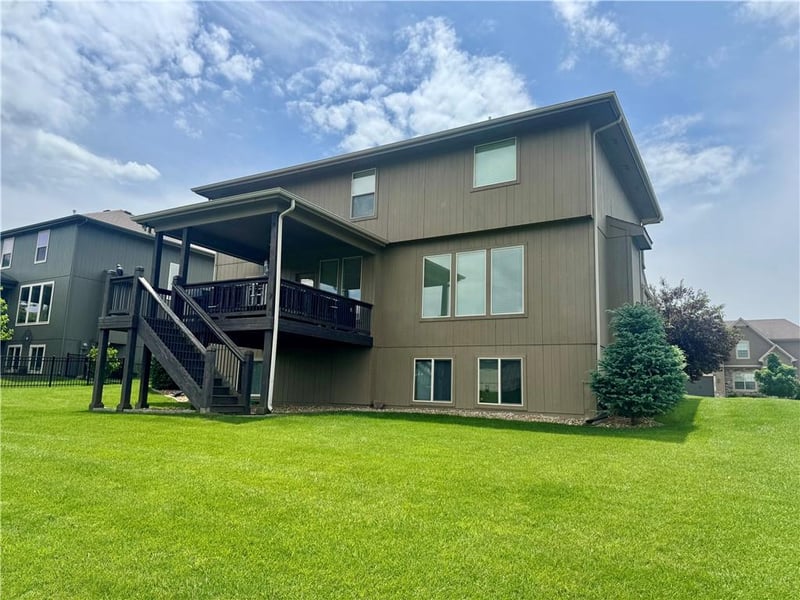 1218 Becket Ct, Raymore, MO 64083