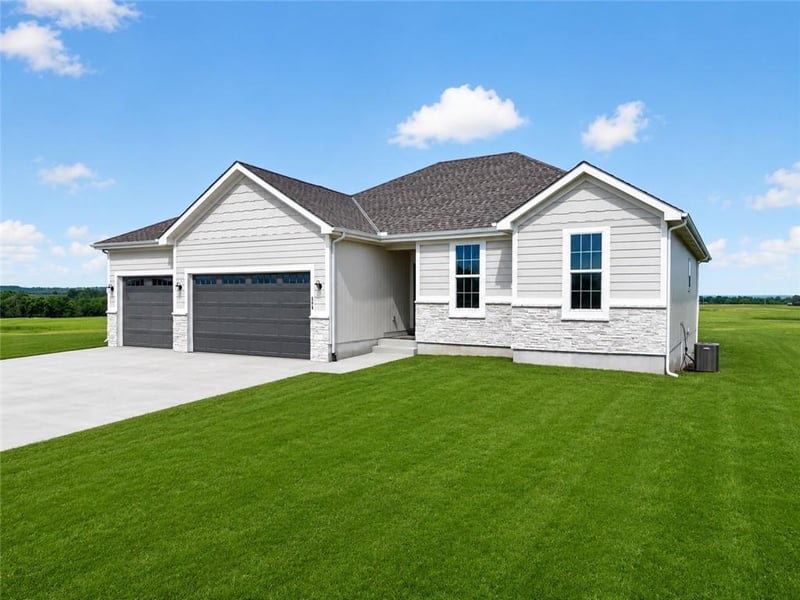 511 S Callie Rd, Bates City, MO 64011