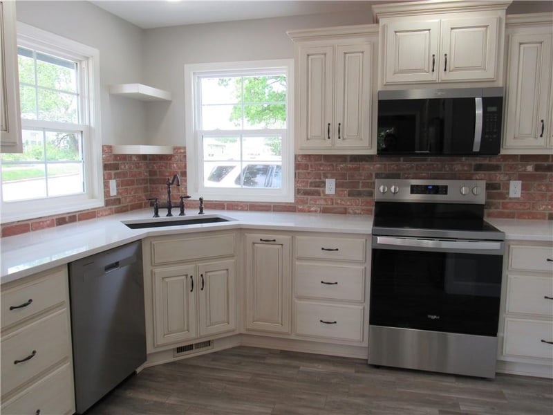 1000 E Pearl St, Harrisonville, MO 64701