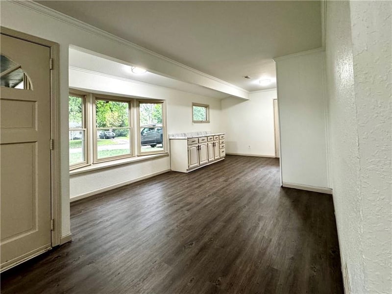 501 Orchard Ln, St Joseph, MO 64501