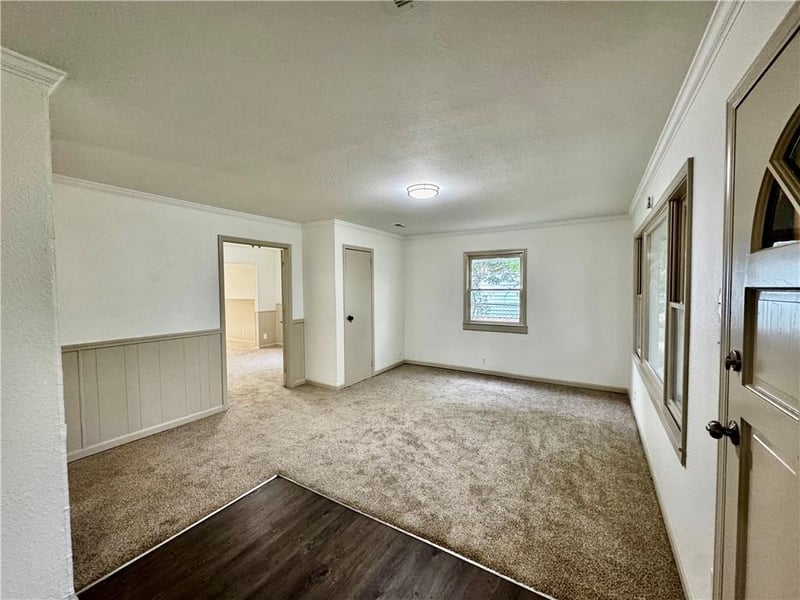 501 Orchard Ln, St Joseph, MO 64501