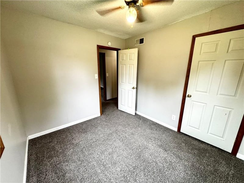 17210 Chestnut Dr, Belton, MO 64012