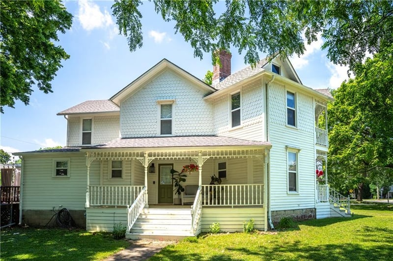 303 3rd St, Chanute, KS 66720