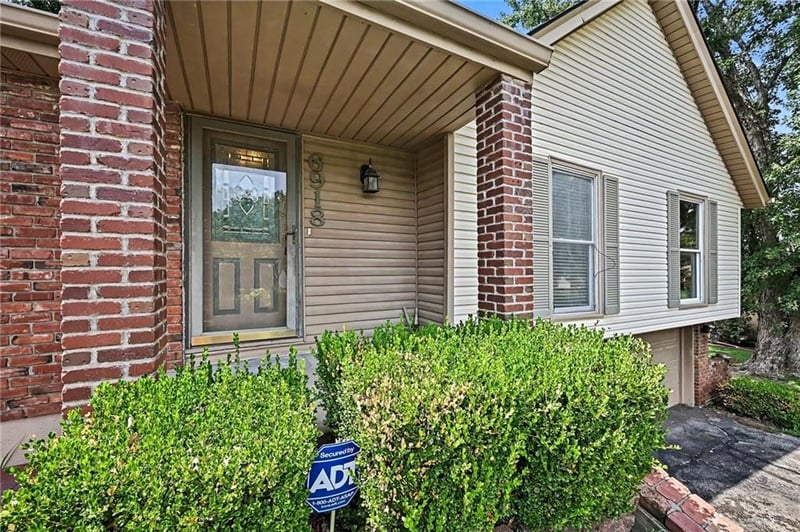 6918 Marion Dr, Shawnee, KS 66218