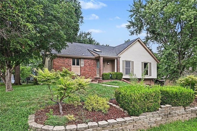 6918 Marion Dr, Shawnee, KS 66218