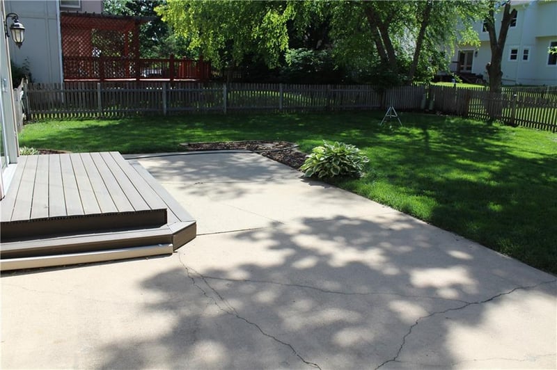 5211 156th St, Overland Park, KS 66224