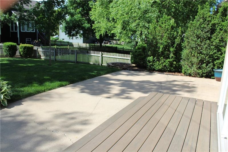 5211 156th St, Overland Park, KS 66224