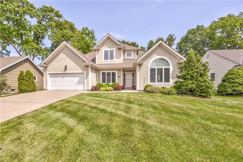6424 W 100th Ter, Overland Park, KS 66212