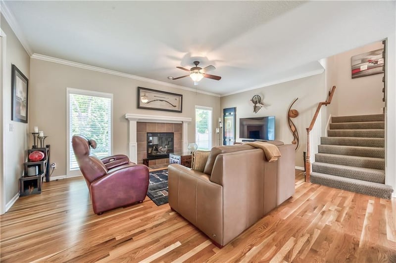 6424 W 100th Ter, Overland Park, KS 66212