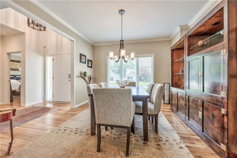 6424 W 100th Ter, Overland Park, KS 66212