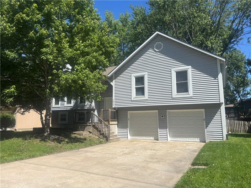 1312 153rd St, Olathe, KS 66062