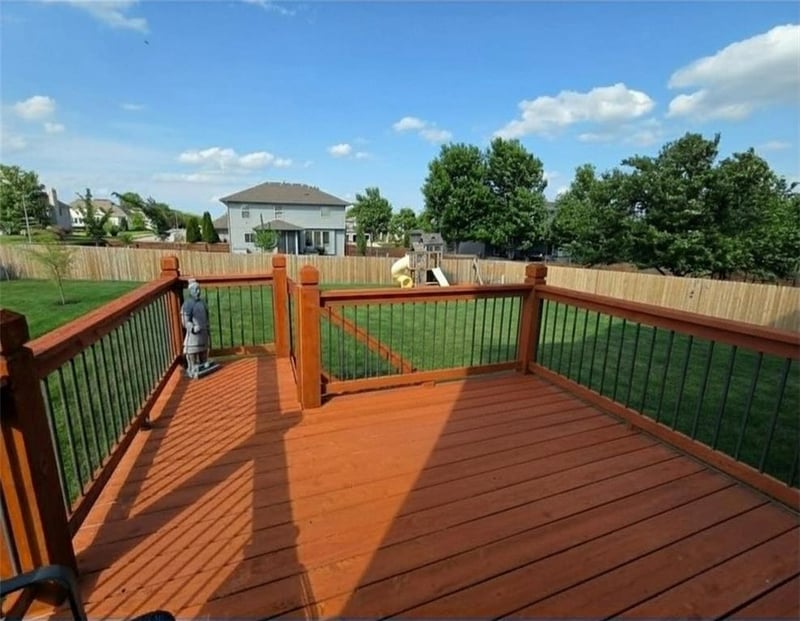 1412 Whistle Dr, Lee's Summit, MO 64082