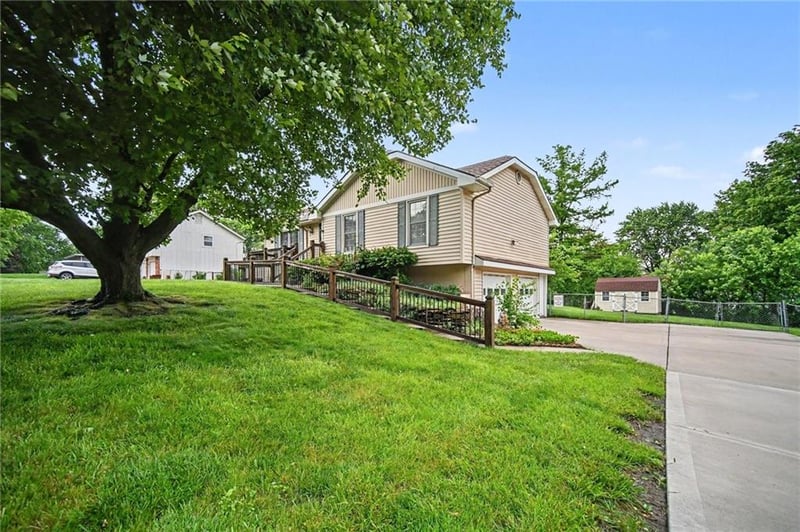 1100 115th St, Kansas City, MO 64155